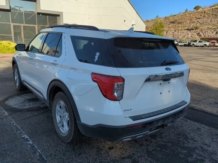 2022 Ford Explorer XLT photo 1