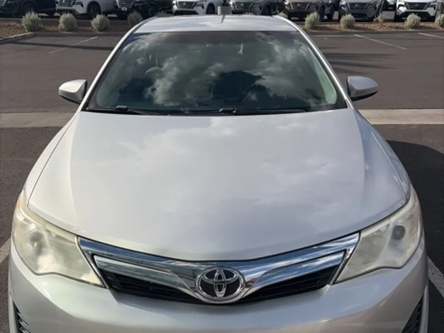 2014 Toyota Camry LE photo 1