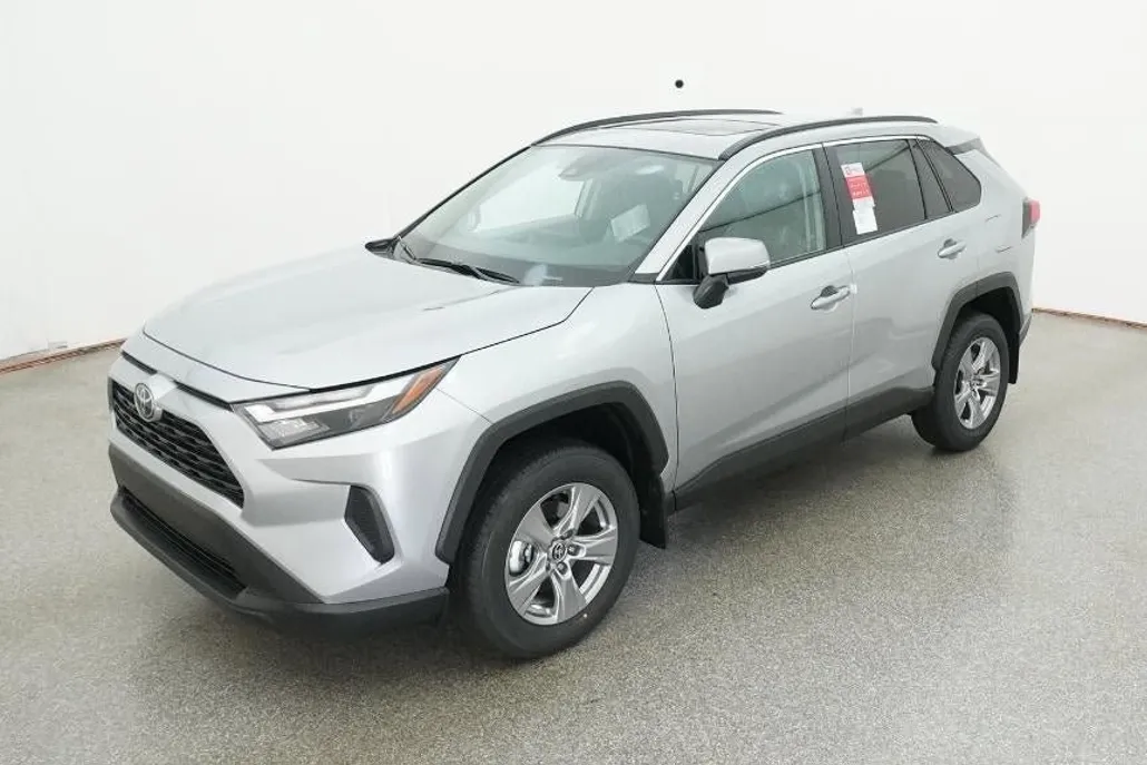 2025 Toyota RAV4 XLE photo 1
