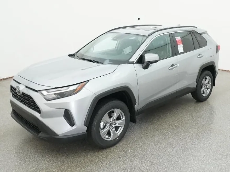 2025 Toyota RAV4 XLE photo 1