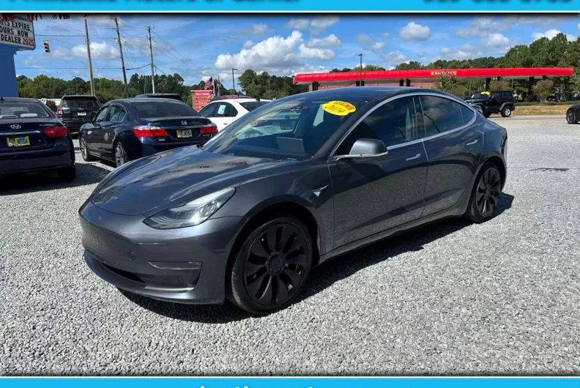 2019 Tesla Model 3 Long Range photo 1