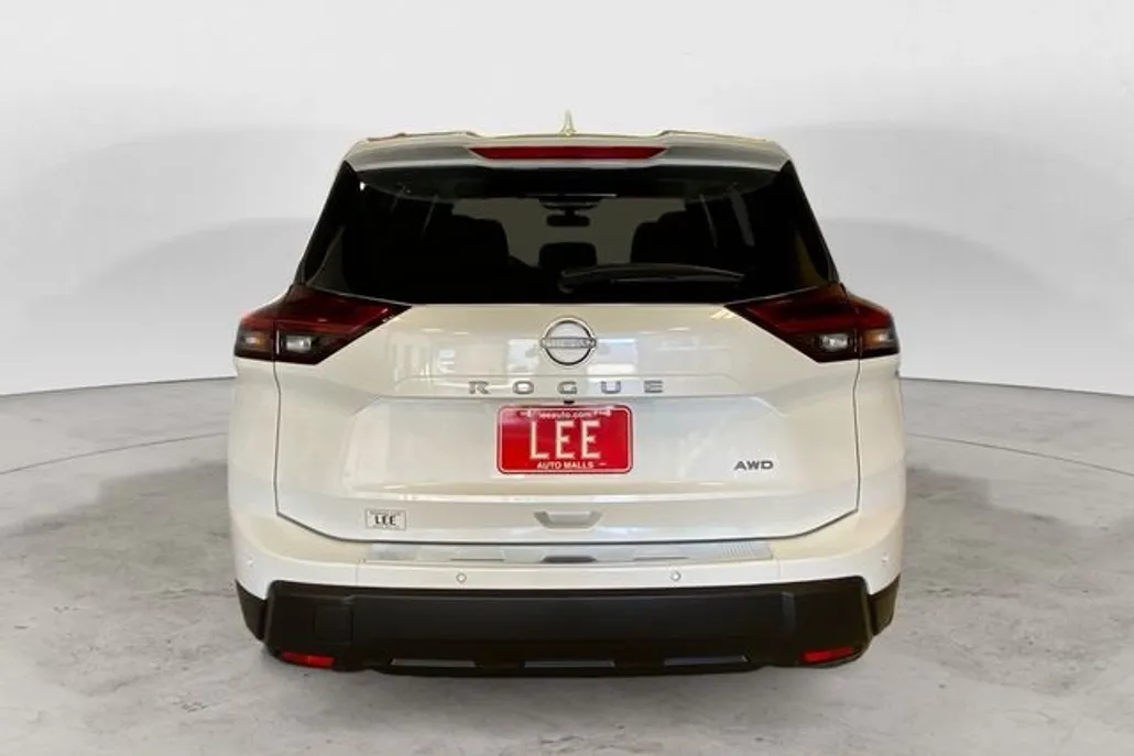 2026 Nissan Rogue SV photo 1