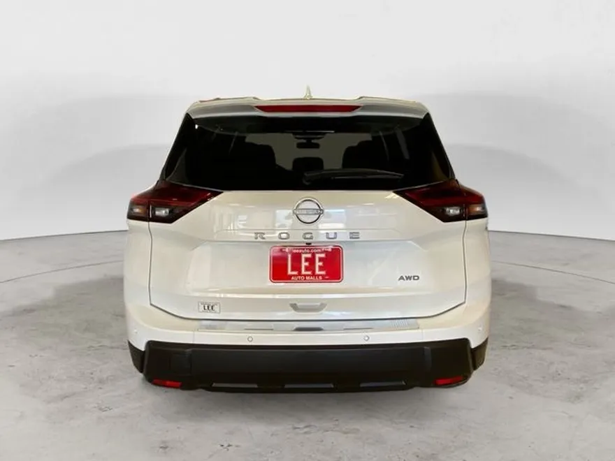 2026 Nissan Rogue SV photo 1