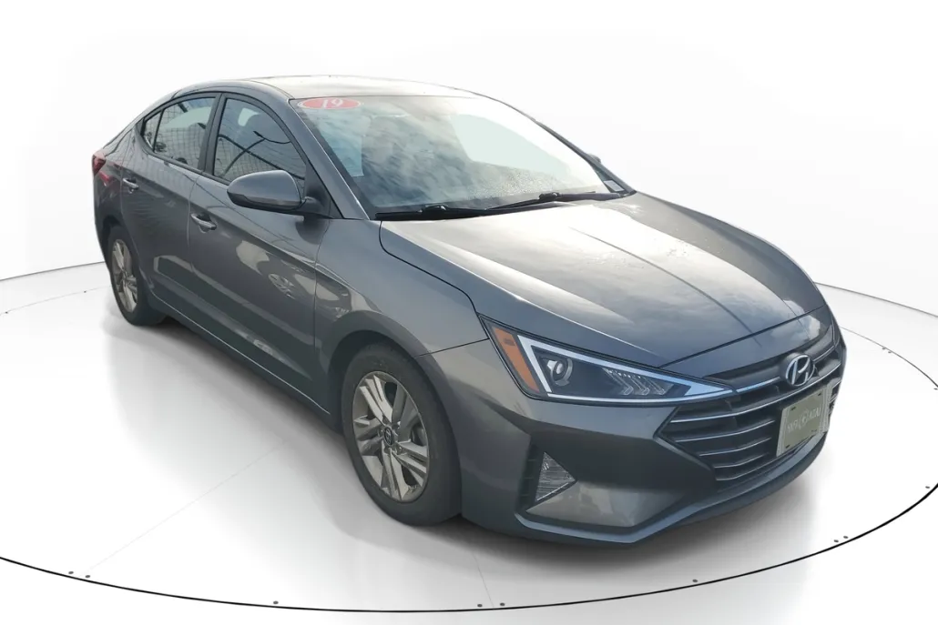 2019 Hyundai Elantra SEL photo 1