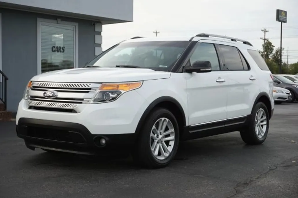 2015 Ford Explorer XLT Sport photo 1