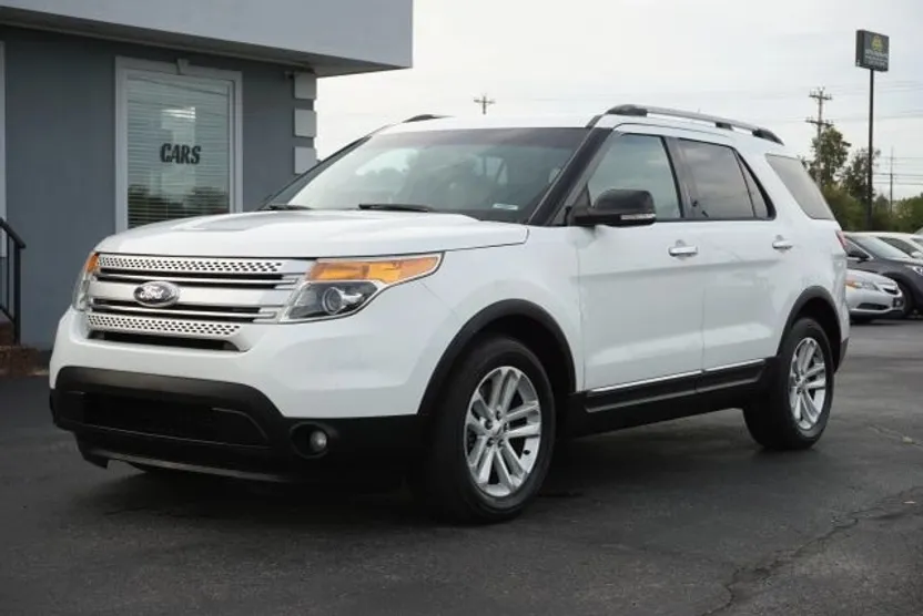 2015 Ford Explorer XLT Sport photo 1