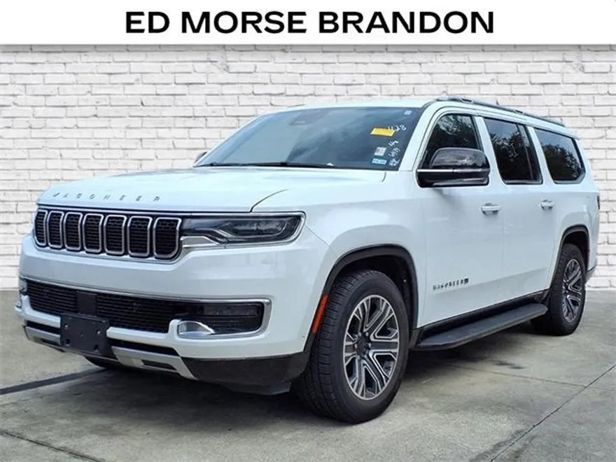 2023 Jeep Wagoneer L Series II photo 1