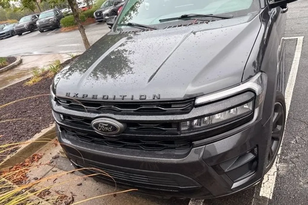 2023 Ford Expedition MAX Limited photo 1