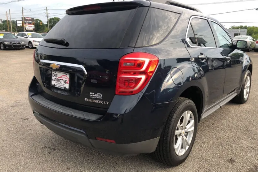 2016 Chevrolet Equinox LT photo 1