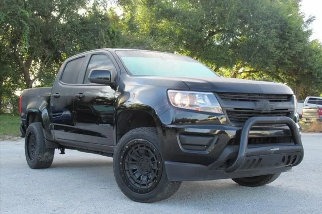 2019 Chevrolet Colorado LT photo 1