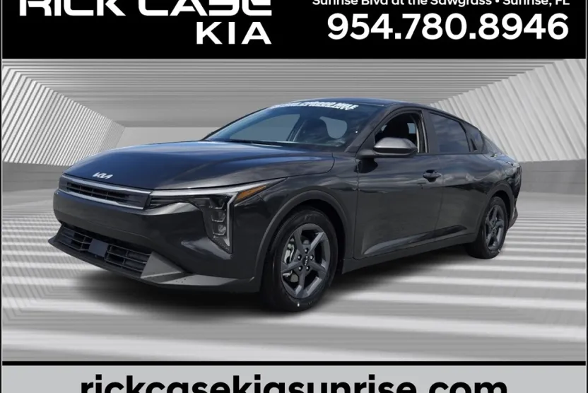 2025 Kia K4 LXS photo 1