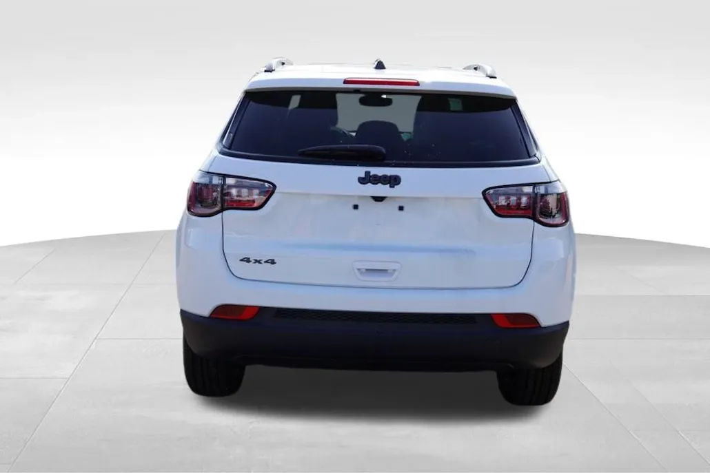 2025 Jeep Compass Latitude photo 1