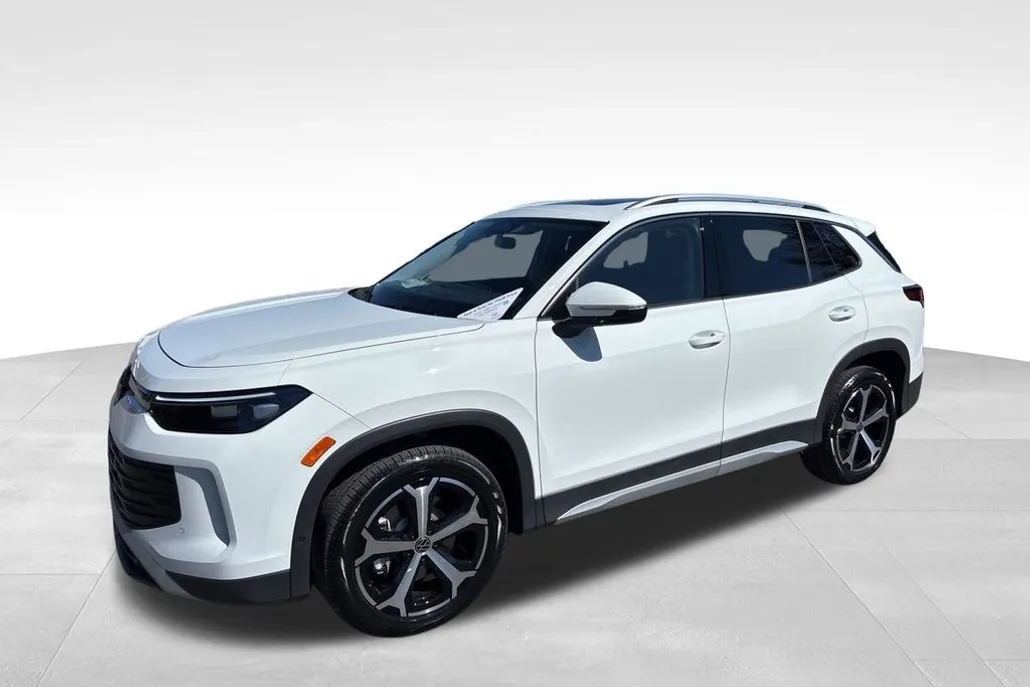 2025 Volkswagen Tiguan SE photo 1