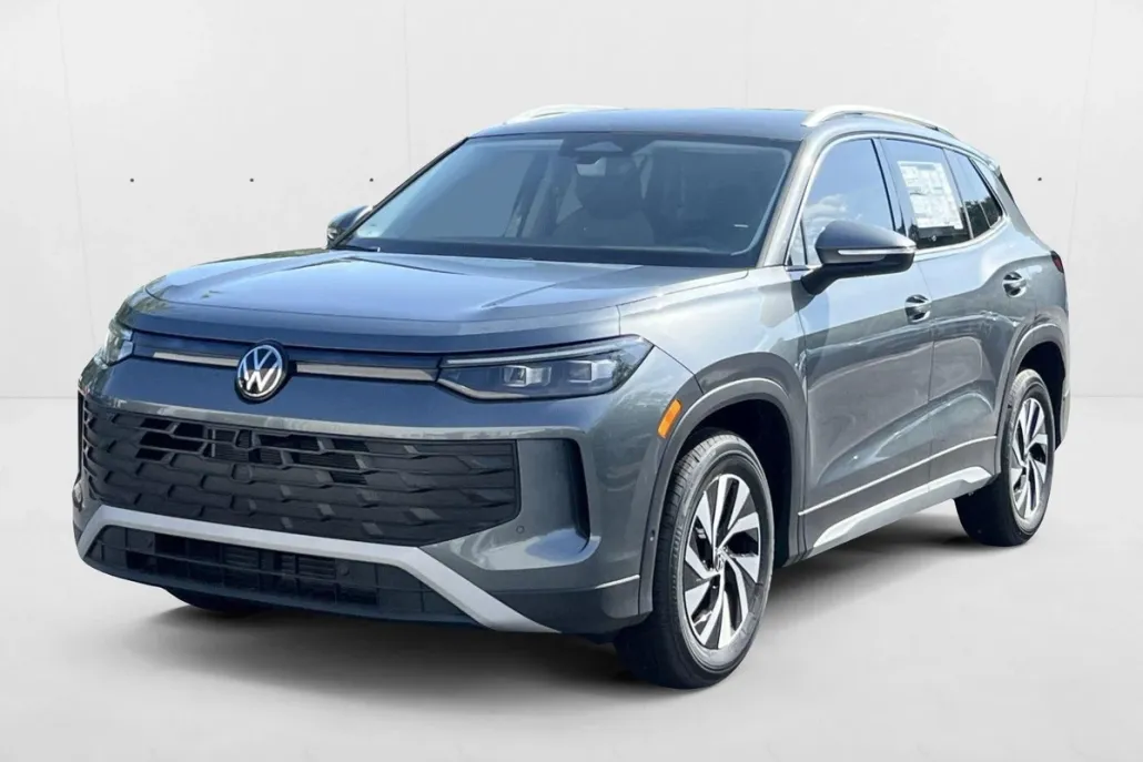 2025 Volkswagen Tiguan S photo 1