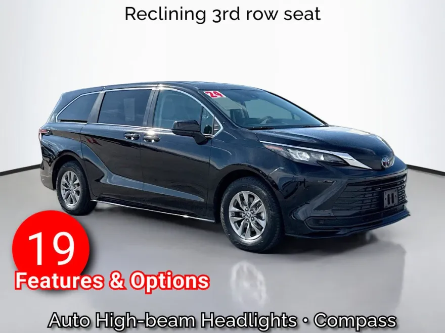 2024 Toyota Sienna LE photo 1