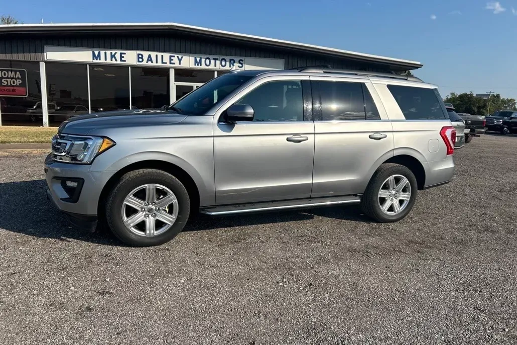 2020 Ford Expedition XLT photo 1