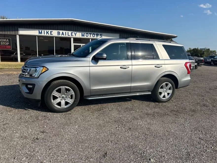 2020 Ford Expedition XLT photo 1