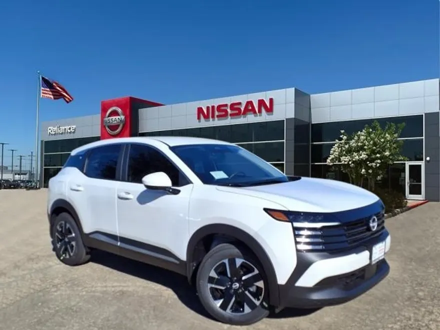 2025 Nissan Kicks SV photo 1