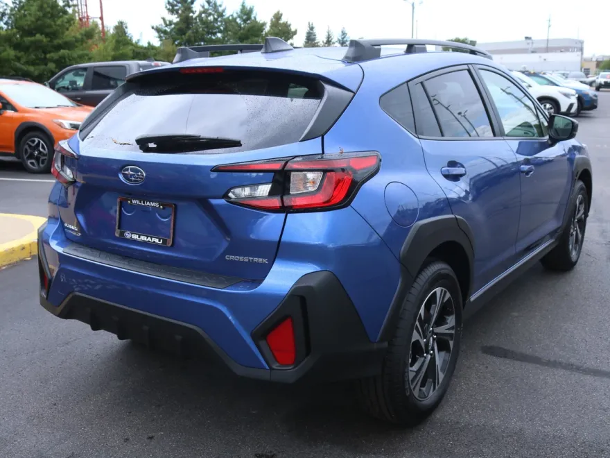 2025 Subaru Crosstrek Premium photo 1