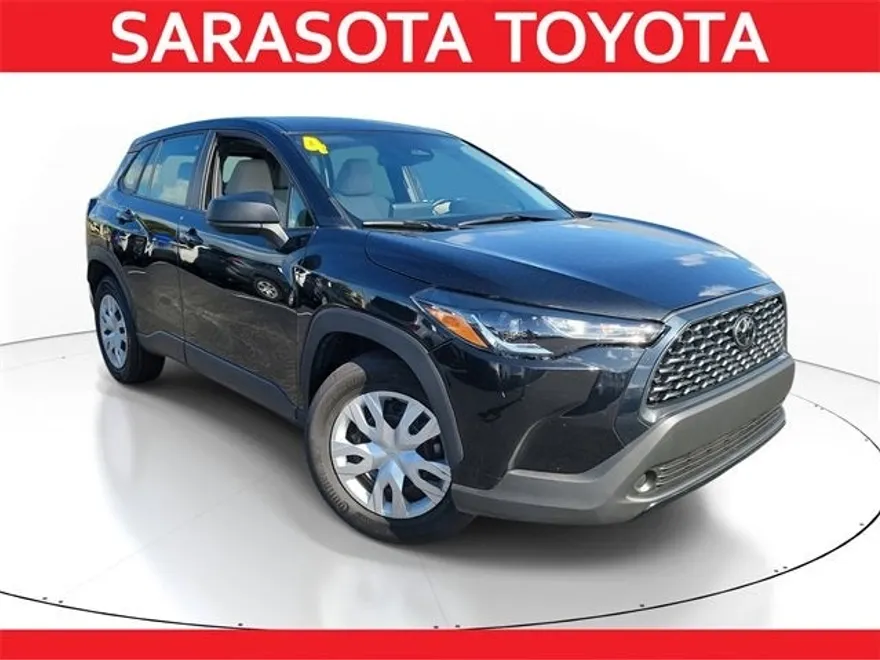2024 Toyota Corolla Cross L photo 1