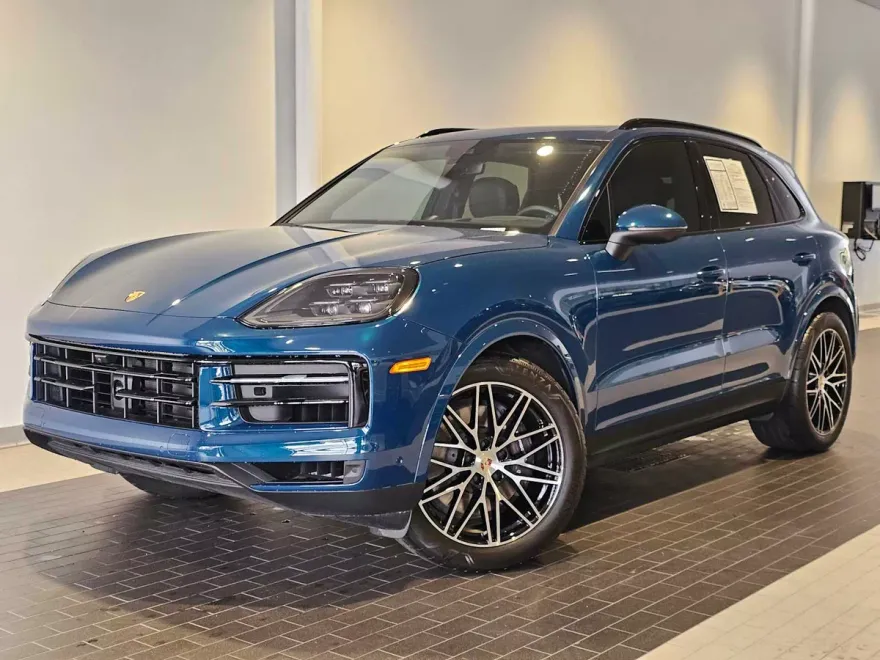2024 Porsche Cayenne Base photo 1