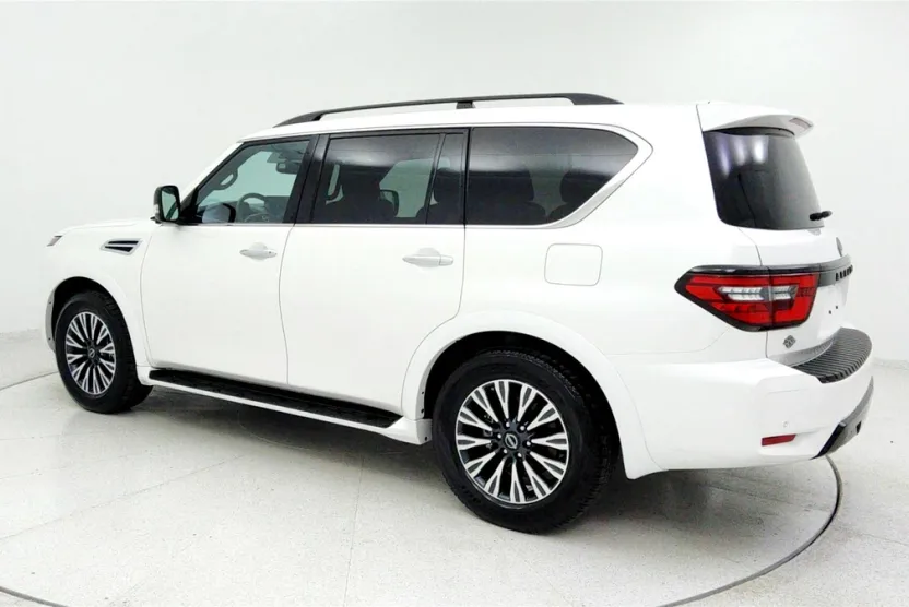 2024 Nissan Armada SL photo 1