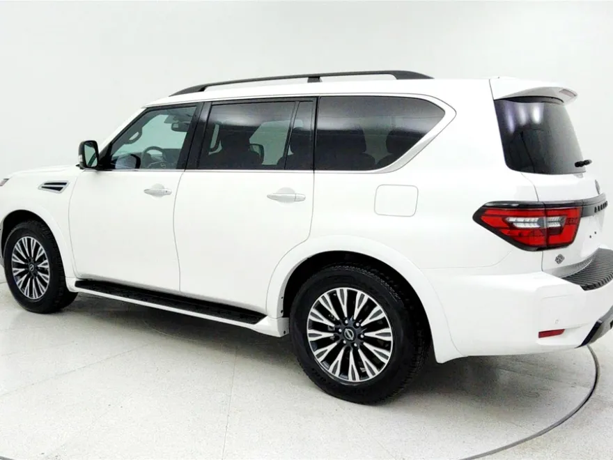 2024 Nissan Armada SL photo 1