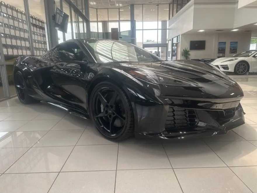 2025 Chevrolet Corvette E-Ray 2LZ photo 1