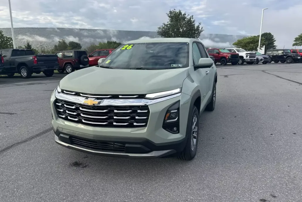 2026 Chevrolet Equinox LT photo 1