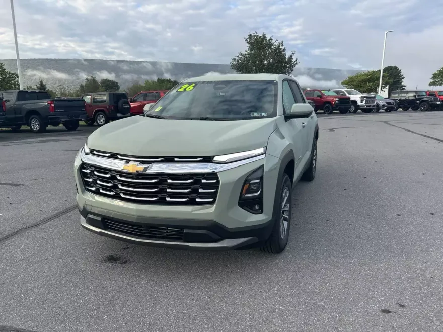 2026 Chevrolet Equinox LT photo 1