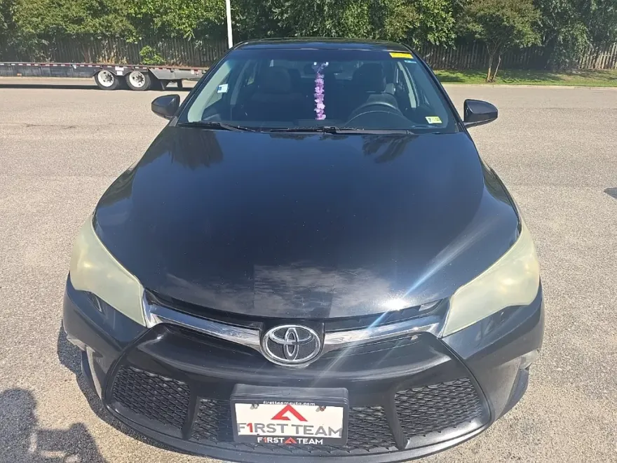 2016 Toyota Camry XSE photo 1