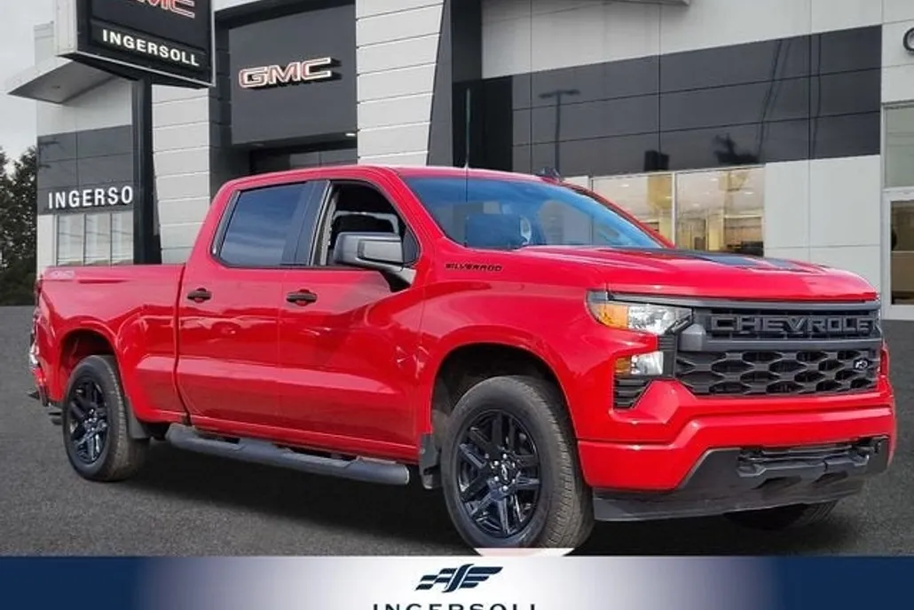 2023 Chevrolet Silverado 1500 Custom photo 1