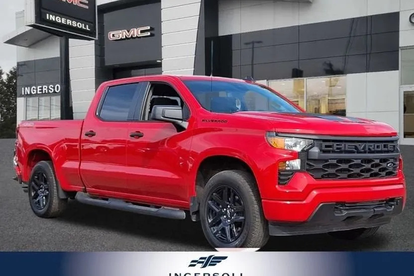 2023 Chevrolet Silverado 1500 Custom photo 1