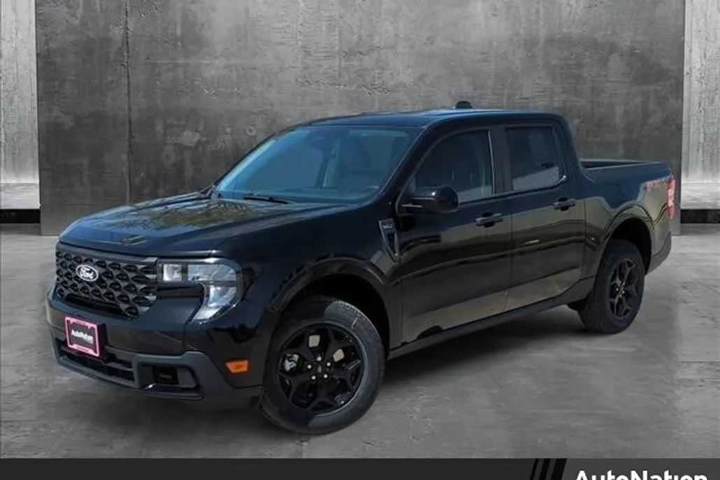 2025 Ford Maverick XLT photo 1