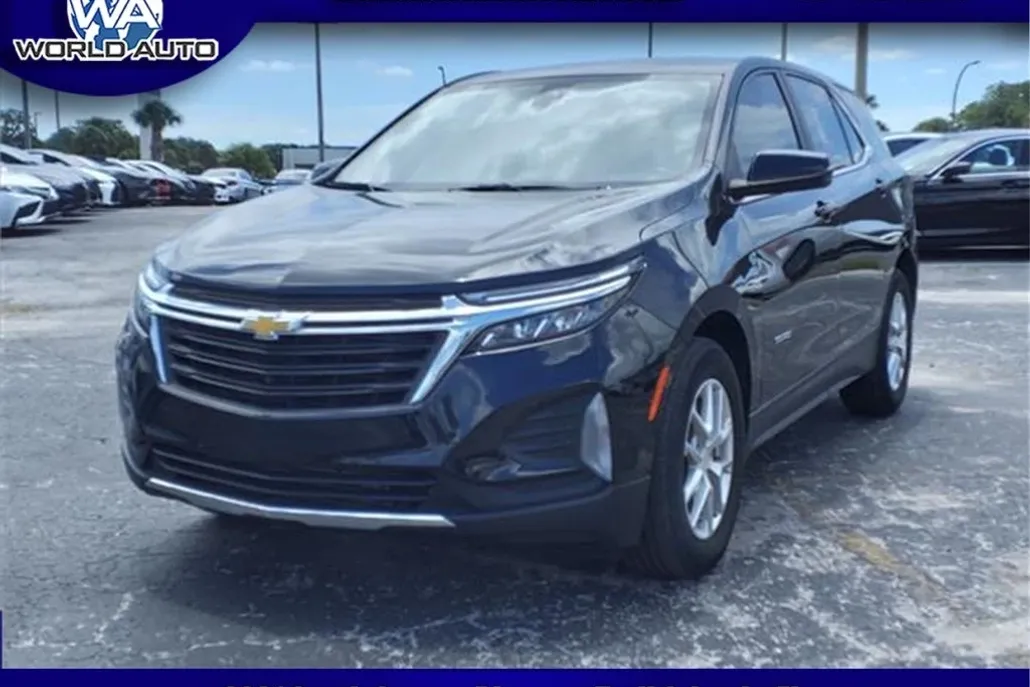 2022 Chevrolet Equinox LT photo 1