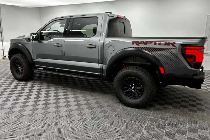2025 Ford F-150 Raptor photo 1