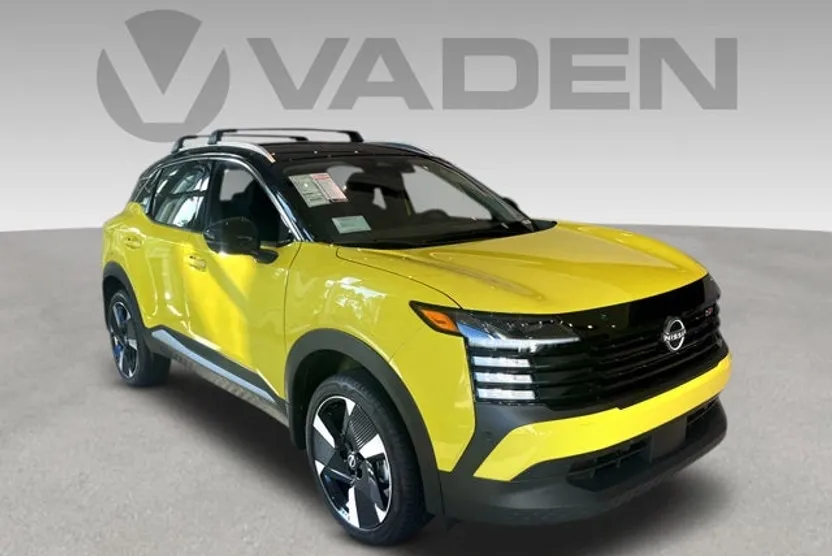 2025 Nissan Kicks SR photo 1