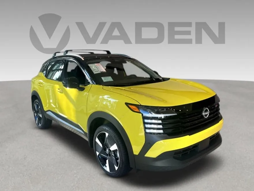 2025 Nissan Kicks SR photo 1