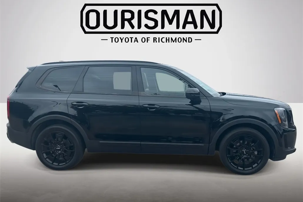 2022 Kia Telluride EX photo 1