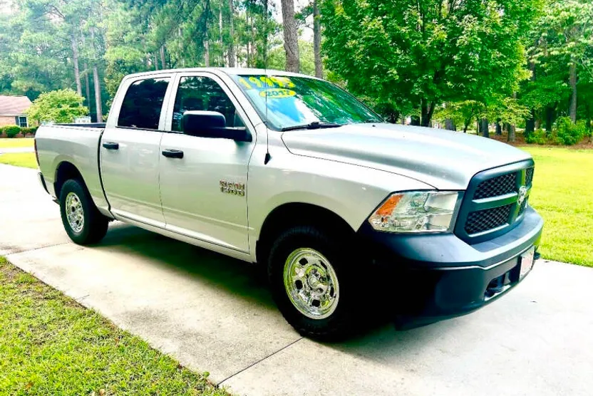 2017 Ram 1500 Tradesman photo 1