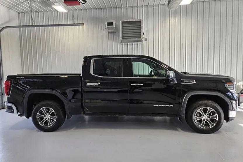 2024 Gmc Sierra 1500 SLT photo 1