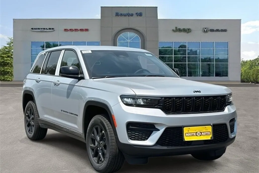 2025 Jeep Grand Cherokee Altitude photo 1