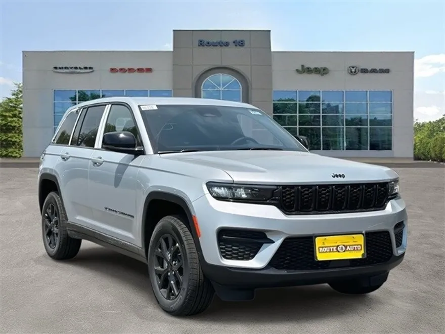 2025 Jeep Grand Cherokee Altitude photo 1