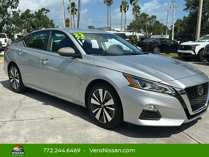 2022 Nissan Altima 2.5 SV photo 1