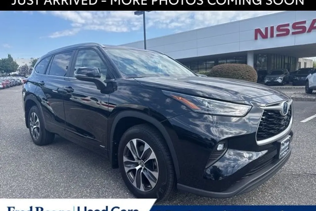 2023 Toyota Highlander Hybrid XLE photo 1
