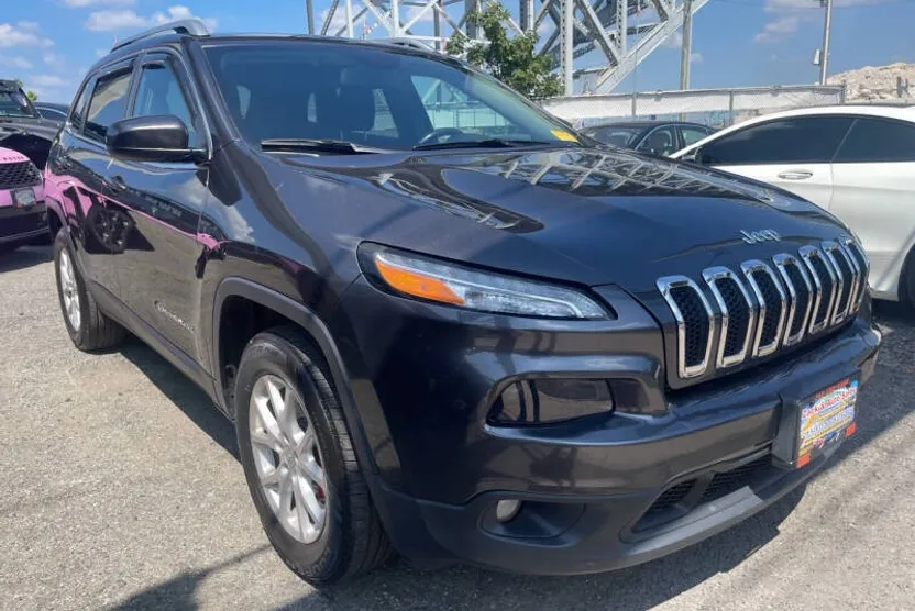 2015 Jeep Cherokee Latitude photo 1