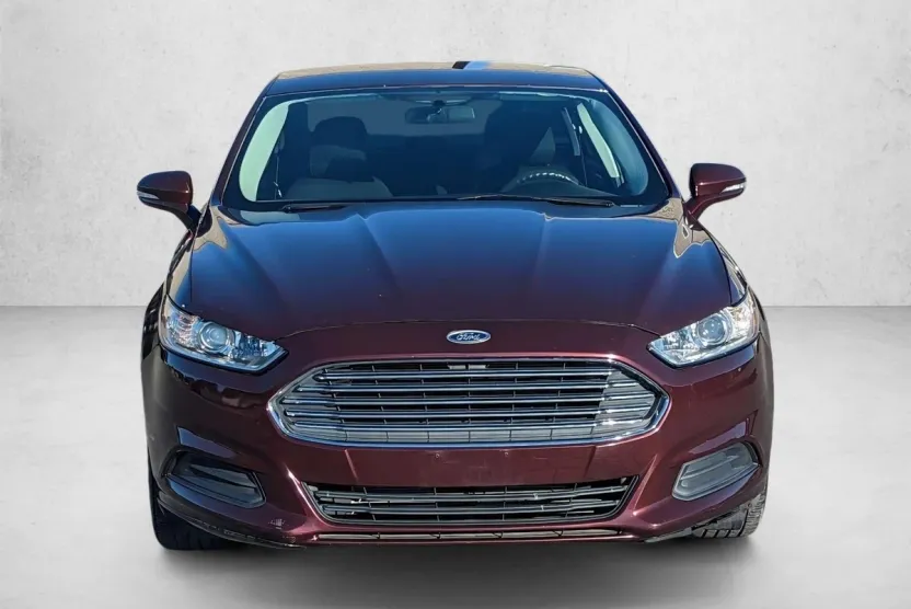 2013 Ford Fusion SE photo 1