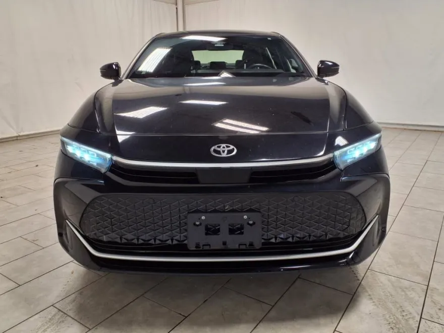 2023 Toyota Crown Limited photo 1