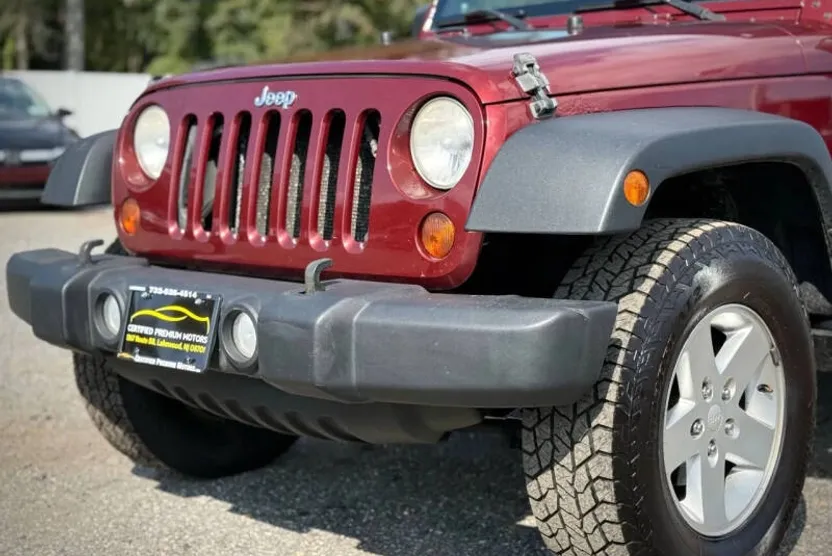2010 Jeep Wrangler Unlimited Sport photo 1