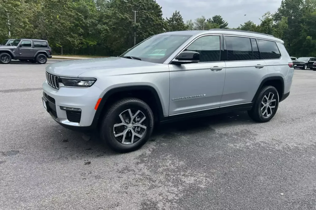 2025 Jeep Grand Cherokee Limited photo 1